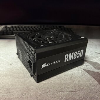 Corsair RM850 - plně funkční - 2