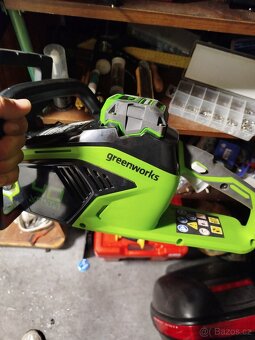 AKU Řetězová pila Greenworks Gd40cs15 40V - 2