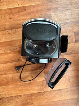 Kávovar Krups funkční, chybějící díly - 2