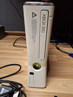 Xbox 360 + zdroj, 2x ovladač, AV kabel, GTA V a mnoho her - 2