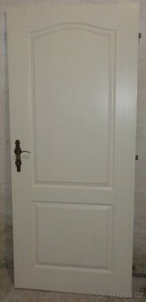 VELMI ZACHOVALÉ DVEŘE, SE ZÁMKEM A KOVÁNÍM - 2