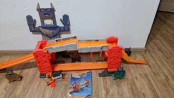 Hot wheels track builder padací most - 2