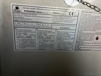 Terasový plynový ohřívač Pyramida - 2