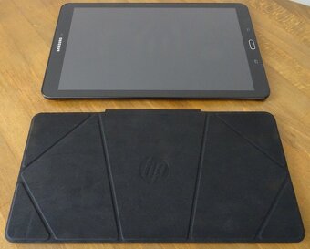 Bluetooth klávesnice HP a pouzdro na tablet Case Logic - 2