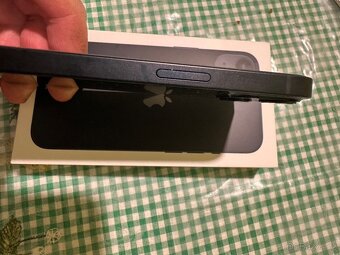 Prodám nový IPhone 13 128 GB zdarma Cellularline Sensation - 2
