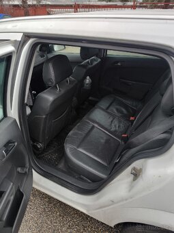 Opel Astra 2011 - 2