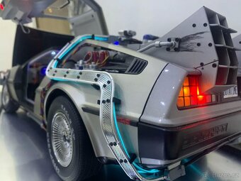 EAGLEMOSS STAVÍ "BACK TO THE FUTURE DELOREAN" - 2