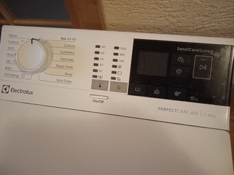 Pračka ELECTROLUX s vrchním plněním - 2