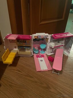 Sanitka barbie - 2