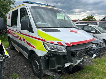 Mercedes-Benz Sprinter 2.0 CDI - Sanitní vozidlo - BOURANÉ - 2