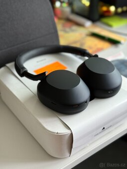 Bezdrátová sluchátka Sony Noise Cancelling WH-1000 XM5 černá - 2