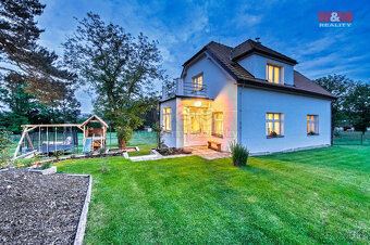 Prodej rodinného domu, 250 m², Bukovany - 2