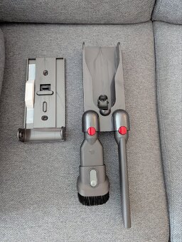 Tyčový vysavač Dyson V11 - 2