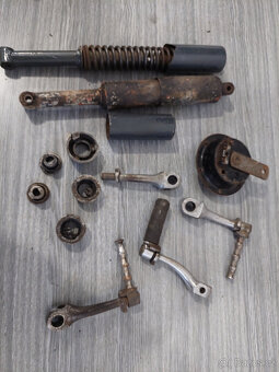 Jawa 50 pionyr, mustang, parez - dily - 2
