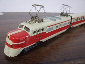MÄRKLIN ST 800 rychlíkový vlak třívozový červenobéžový origi - 2
