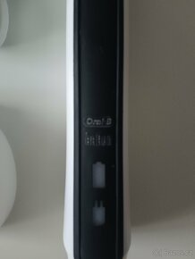 Elektrický zubní kartáček Oral-B, zn. Braun - 2