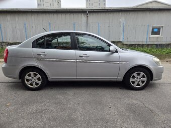 Hyundai Accent 11/2009 - 2