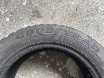 Celoroční pneu 215/60/17C Goodyear - 2