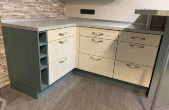 Venkovská kuchyně mintová/krémová, se spotřebiči,5609 - 2