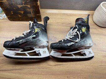 Bauer Vapor Hyperlite 2 vel.9 fit1 - 2