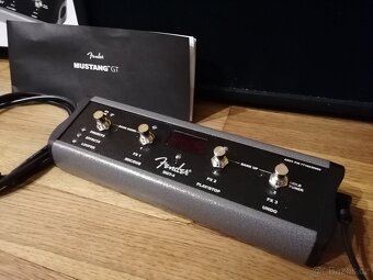 Kombo Fender Mustang GT100 - 2