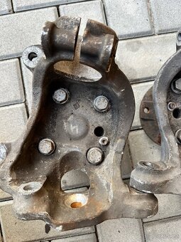 BMW 5 E60E61 těhlice náboj kola - 2