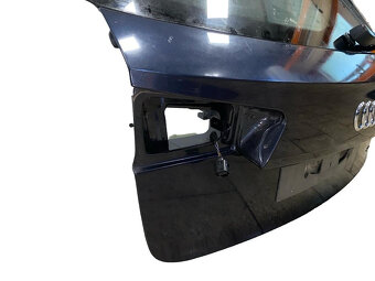Páté dveře tmavě modrá LX5R Audi A6 C7 4G avant r.v. 2014 - 2
