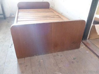Retro dřevěná postel - 2