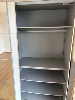 Šatní skříň - 2