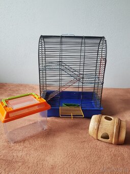 Klec,přepravku a domeček. - 2