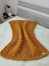 Pletená dětská deka hořčicová - 2
