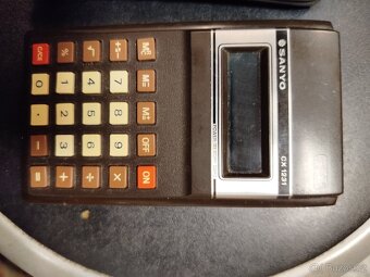 retro kalkulačka sanyo - 2