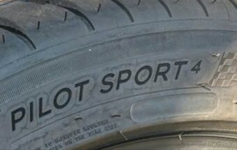 Michelin Pilot Sport 4, 235 45 19, 235/45/19 - 2