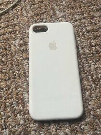 Prodej pouzitych pouzder na iphone 8,7 Se - 2