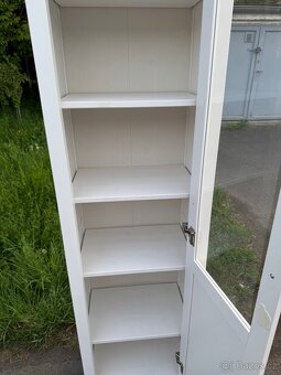 Vitrína/knihovna Ikea Hemnes - 2
