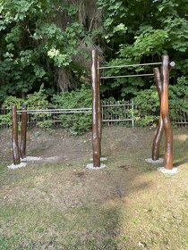 Workout hřiště - venkovní posilovna z akátu - 2