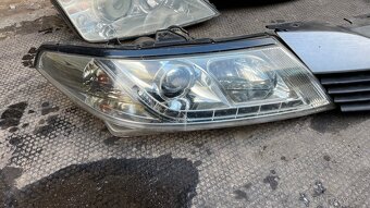 Přední světla renault laguna II - 2