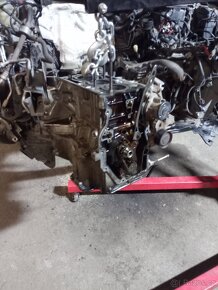Blok motoru Dacia Logan H4B 4 - 2
