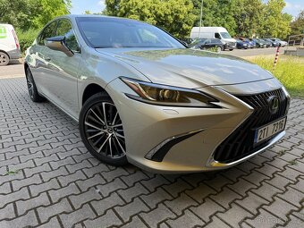 Lexus ES 300h 9/2023 - 2