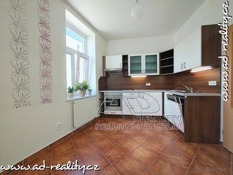 Pronájem prostorného zděného 2+1 [75m2] komora, po REKO, pob - 2