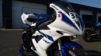Yamaha R1 okruhovka - 2