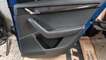 Zadní pravé dveře Octavia 3 combi LF5W 8x8x - 2