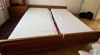 Postele, skříň, šuplíky a skříňky - 2