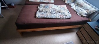 Nízká postel z masivu 200x180 cm - 2