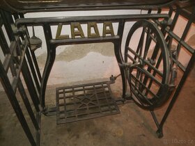 Šicí stroj Lada - 2