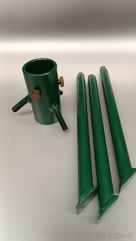 Kovový stojan na vánoční stromek - 2