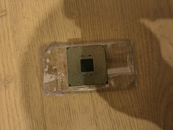 AMD Ryzen 7 2700X - 2