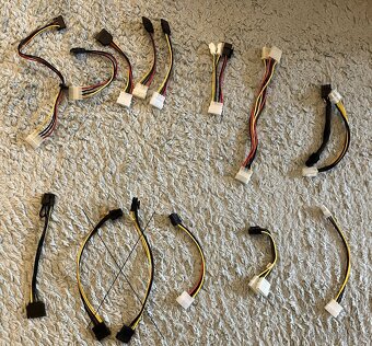 Propojovací kabely k PC zdroji a sata + IDE kabely - 2