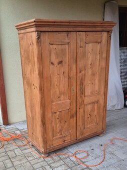 Starožitná masivní dřevěná selská šatní skříň venkov chalupa - 2