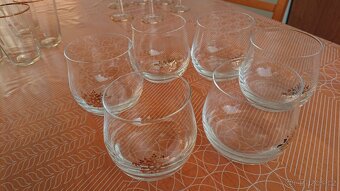 Sada sklenic se s zlaceným obrázkem - 2